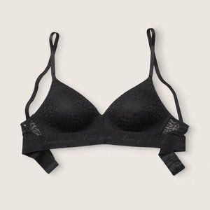 VS PINK WEAR EVERYWHERE WIRELESS LIGHTLY-LINED BRA
